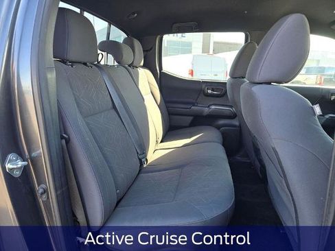 Used 2019 Toyota Tacoma TRD Off-Road AWD/4WD image 16