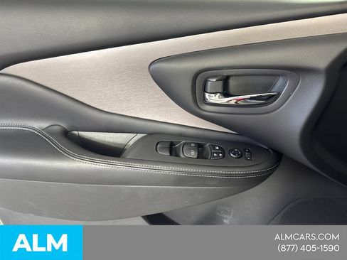 Used 2023 Nissan Murano SV FWD image 13