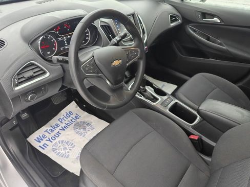 Used 2019 Chevrolet Cruze LT w/ Convenience Package image 11