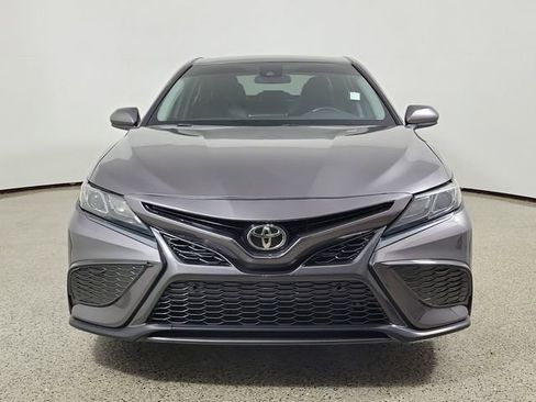 Used 2021 Toyota Camry SE FWD image 3