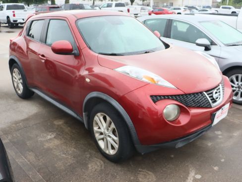 Used 2013 Nissan Juke SL FWD image 2