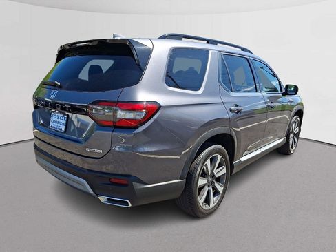 Certified 2023 Honda Pilot Touring image 10