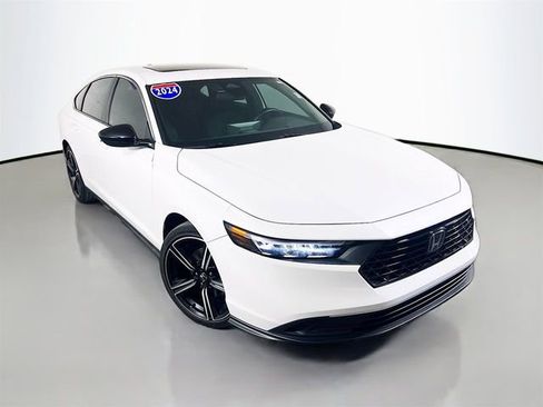 Used 2024 Honda Accord Sport image 2