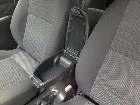 Used 2007 Ford Focus SE image 32