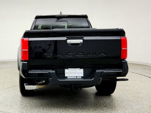 Used 2024 Toyota Tacoma Limited AWD/4WD image 7