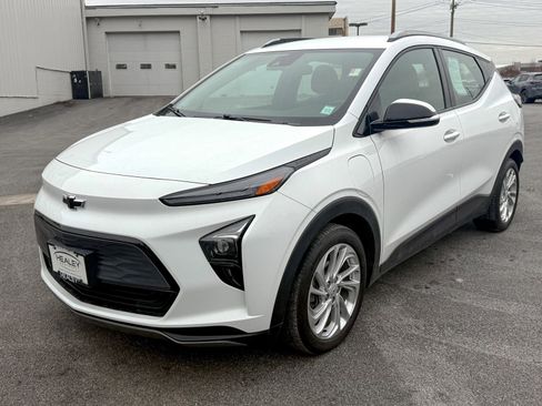 Used 2022 Chevrolet Bolt EUV LT image 3