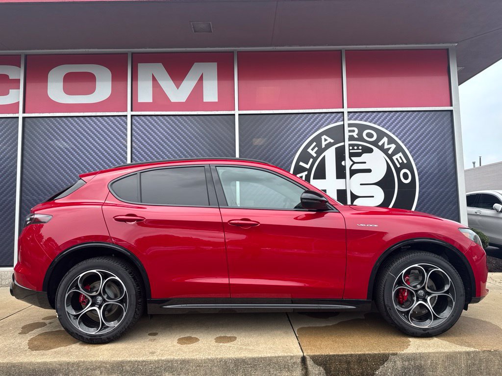 New 2026 Alfa Romeo Stelvio Sprint AWD/4WD image 4