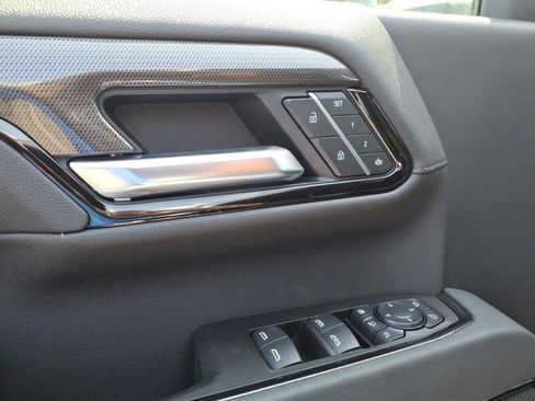 New 2026 GMC Sierra 2500 AT4 w/ AT4 Premium Plus Package AWD/4WD image 9