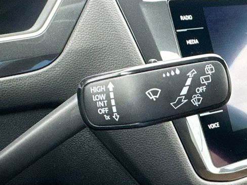 Used 2022 Volkswagen Tiguan SE image 14