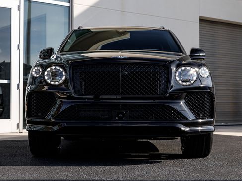 Used 2024 Bentley Bentayga image 10