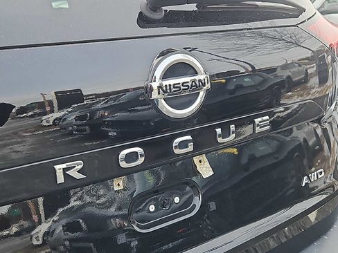 Used 2021 Nissan Rogue S image 12