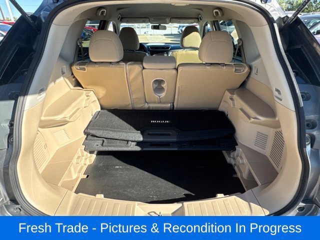 Used 2016 Nissan Rogue S w/ Appearance Package AWD/4WD image 19
