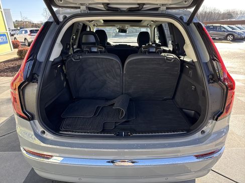 Used 2025 Volvo XC90 B6 Plus image 33
