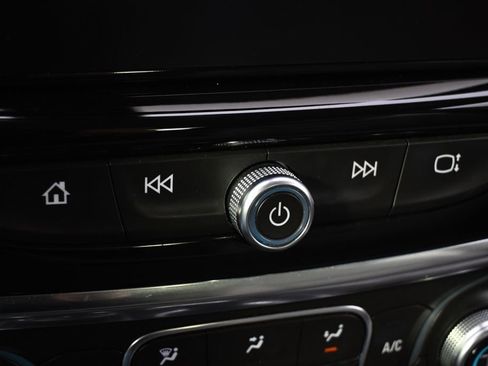 Used 2018 Chevrolet Traverse Premier w/ LPO, Floor Liner Package AWD/4WD image 33