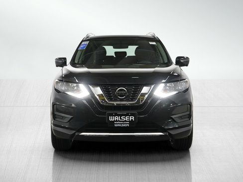 Used 2018 Nissan Rogue SV w/ Sun & Sound Touring Package image 8