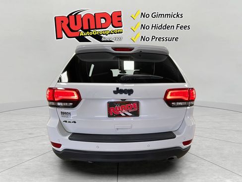 Used 2019 Jeep Grand Cherokee Laredo AWD/4WD image 5