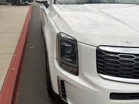 Used 2020 Kia Telluride EX w/ Towing Package FWD image 4
