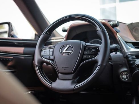 Used 2021 Lexus ES 350 w/ Premium Package FWD image 31