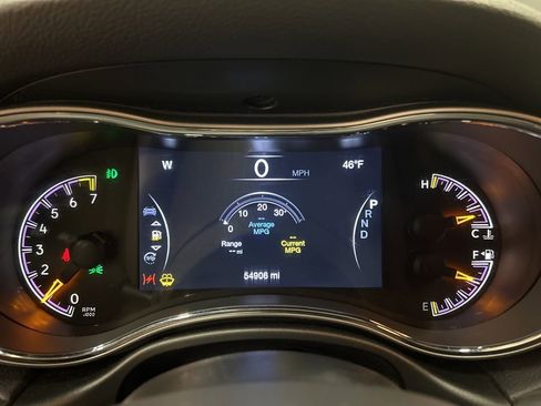 Used 2020 Jeep Grand Cherokee Laredo image 19