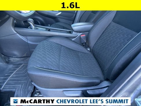 Used 2021 Nissan Kicks SV image 23