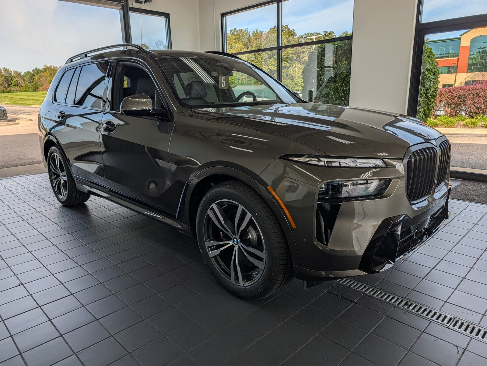 New 2027 BMW X7 xDrive40i w/ M Sport Package AWD/4WD image 1