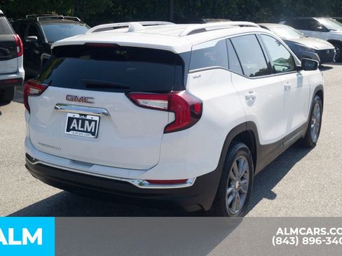 Used 2024 GMC Terrain SLT FWD image 5
