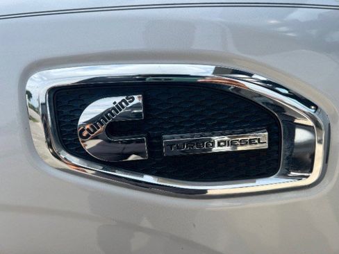 Used 2017 Nissan Titan SV image 42