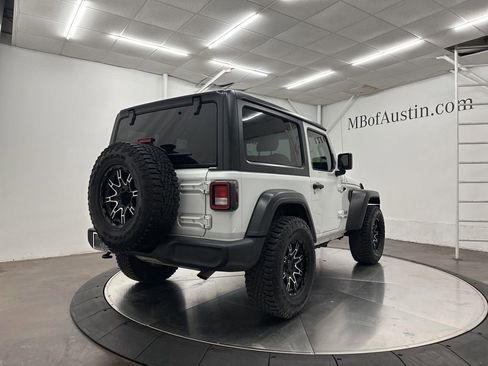 Used 2019 Jeep Wrangler Sport AWD/4WD image 7