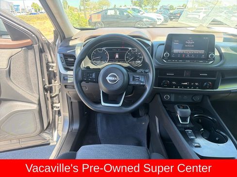 Used 2023 Nissan Rogue SV FWD image 13
