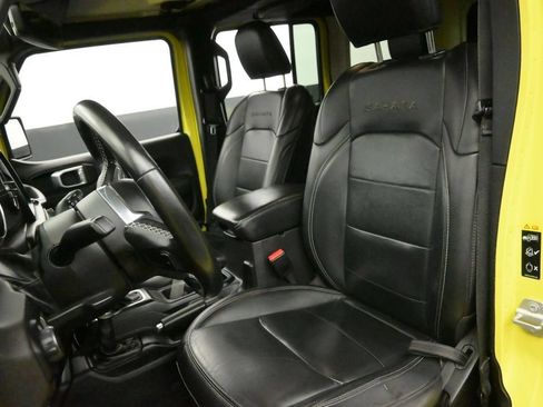 Used 2023 Jeep Wrangler Unlimited Sahara w/ Cold Weather Group AWD/4WD image 27