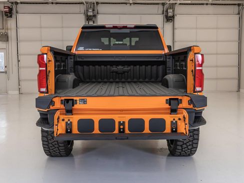 Used 2026 Chevrolet Silverado 2500 ZR2 AWD/4WD image 10