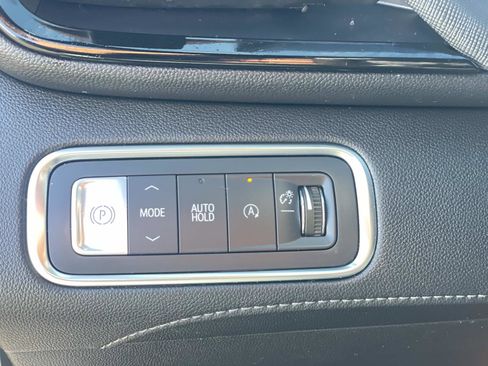 Used 2025 Buick Enclave Preferred image 22