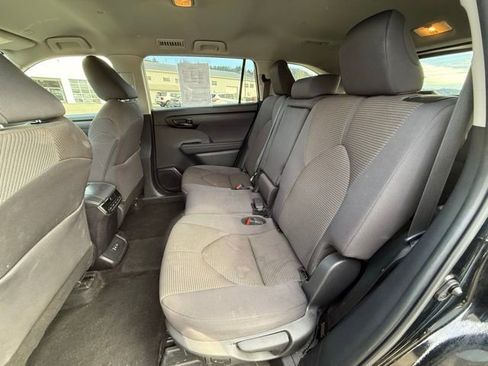Used 2024 Toyota Highlander LE image 13