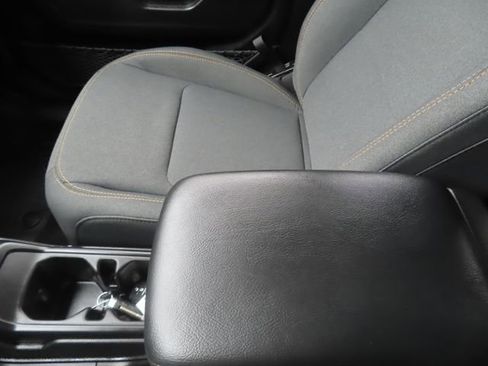 Used 2025 Jeep Wrangler Willys image 36