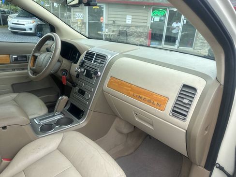 Used 2007 Lincoln MKX AWD image 22