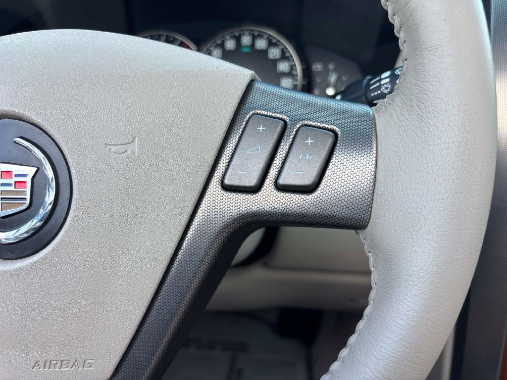 Used 2006 Cadillac XLR RWD image 24