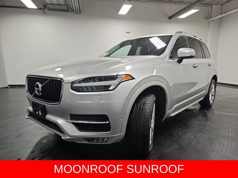 Used 2018 Volvo XC90 T6 Momentum w/ Convenience Package image 5