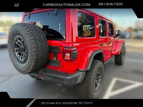 Used 2025 Jeep Wrangler Unlimited Rubicon AWD/4WD image 5