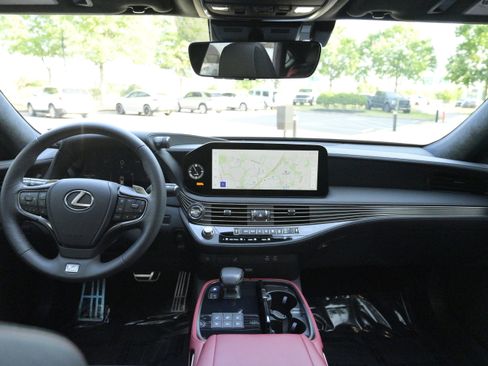 Used 2024 Lexus LS 500 F Sport image 41