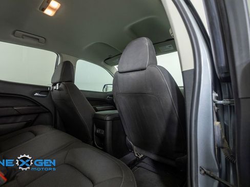 Used 2022 Chevrolet Colorado LT AWD/4WD image 35