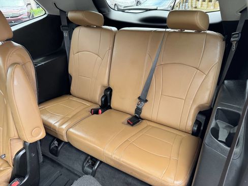 Used 2019 Buick Enclave Essence FWD image 9