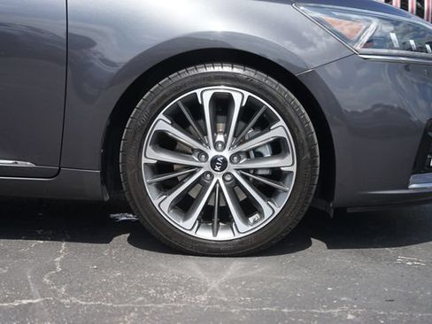 Used 2019 Kia Cadenza Technology FWD image 4