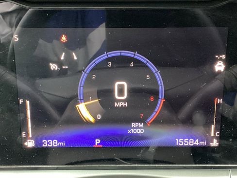 Used 2025 Chevrolet Trax LT w/ LT Convenience Package image 8