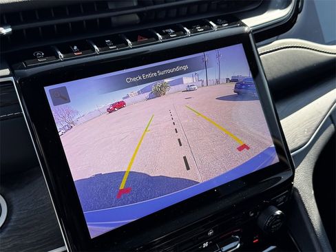 Used 2022 Jeep Grand Cherokee Limited w/ Trailer Tow Prep Group (B) image 19