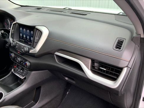 Used 2021 GMC Terrain SLT w/ Elevation Edition image 14