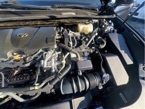 Used 2020 Toyota Avalon XLE image 35