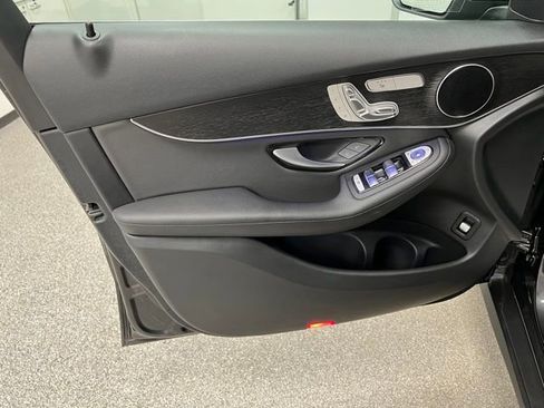 Used 2021 Mercedes-Benz GLC 300 4MATIC image 40