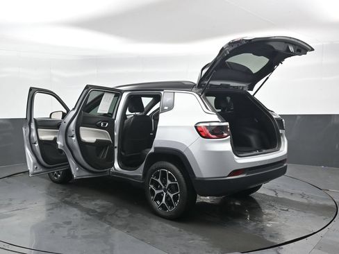 Used 2025 Jeep Compass Limited AWD/4WD image 50
