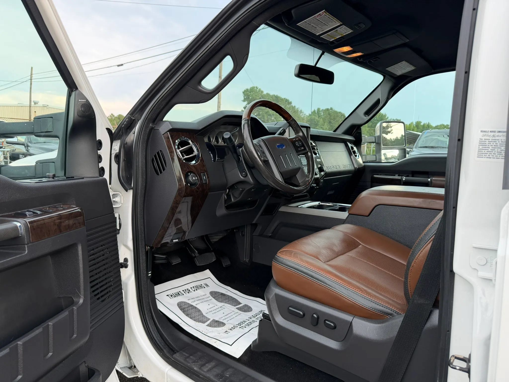 Used 2015 Ford F350 Platinum w/ FX4 Off-Road Package AWD/4WD image 10