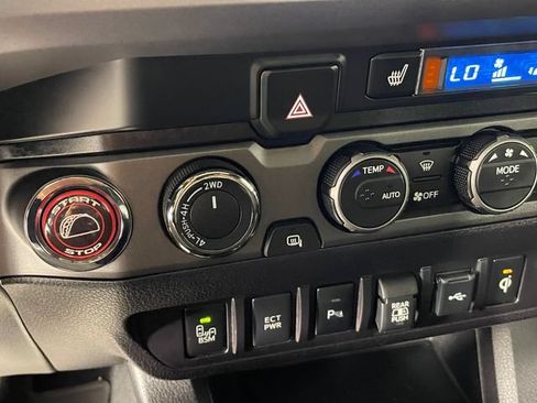 Used 2023 Toyota Tacoma TRD Off-Road w/ TRD Premium Off Road Package AWD/4WD image 11
